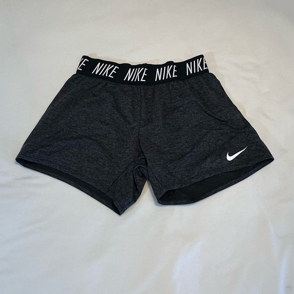 Nike Black Athletic Shorts Moisture-Wicking Mid-Thigh